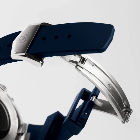 Butterfly Buckle: Sleek & Secure
